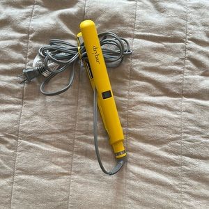 DryBar Tress Press 1" Straightening Iron 450 Degrees/Easy to Read Temp Gauge
